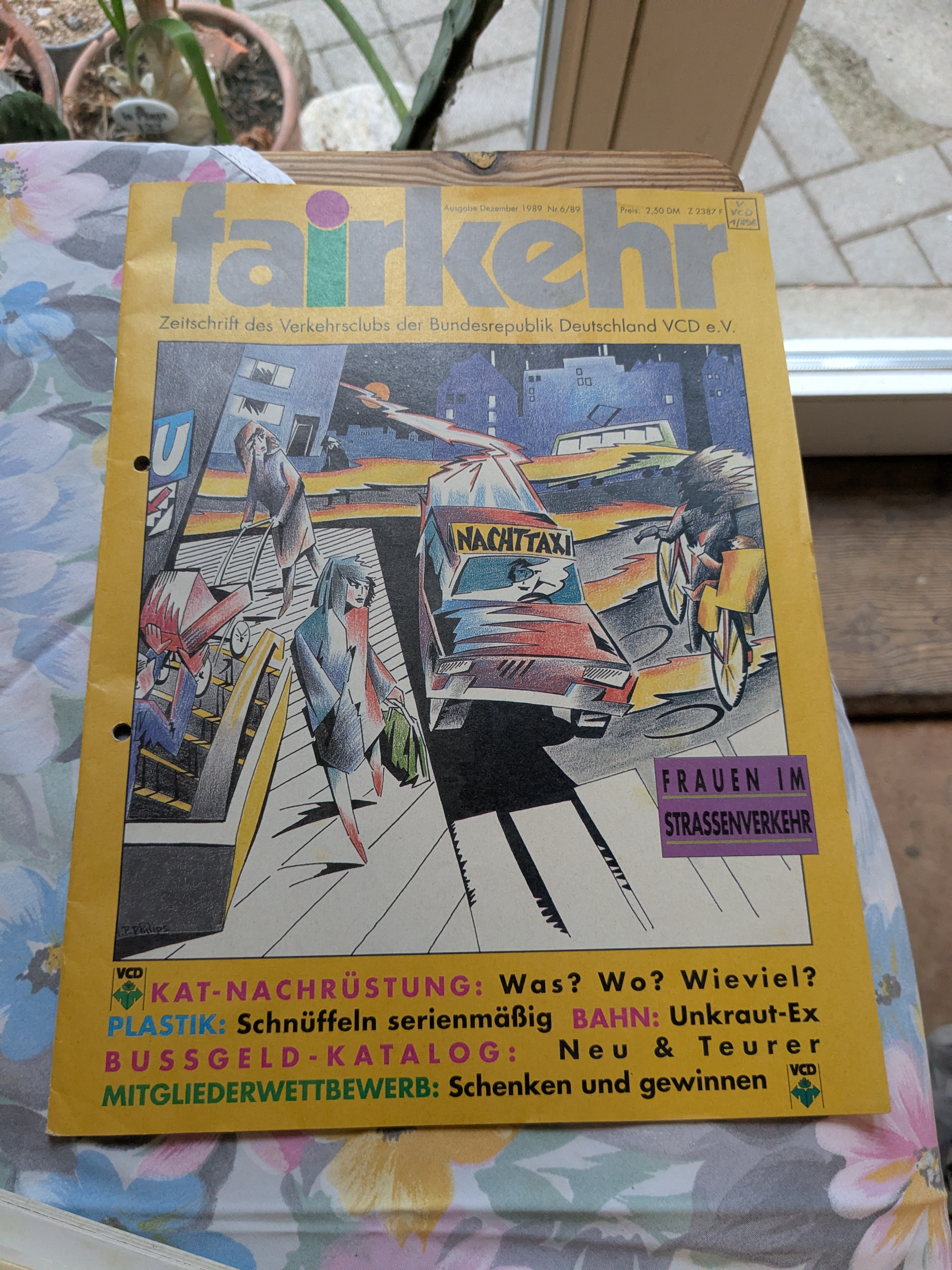 Titelblatt der VCD-Zeitschrift ‚fairkehr‘ vom Dezember 1989 mit einer Illustration zum Thema Frauen im Straßenverkehr und weiteren Verkehrsthemen.